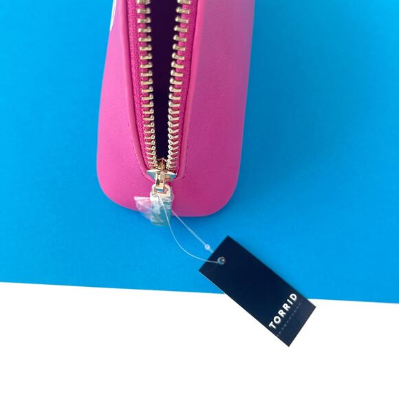 Torrid Cosmetic Makeup Bag Love Pink - Faux Leather Zip Accessory Pouch - Picture 7 of 9